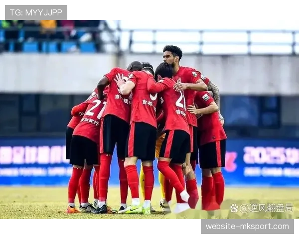 通讯：暴雨中的坚守，记录长春亚泰与梅州客家队的比赛日